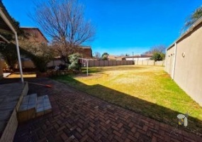 Dalview Brakpan property, 3 bedroom house Dalview, corner stand Dalview Brakpan, house with pool Brakpan, family home Dalview Brakpan, Brakpan renovated property, Dalview home for sale, Chas Everitt Brakpan