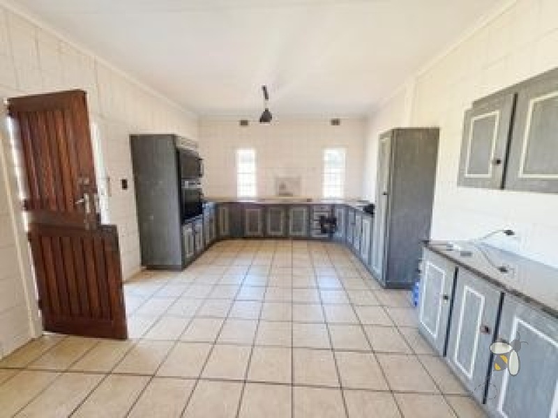 Dalview Brakpan property, 3 bedroom house Dalview, corner stand Dalview Brakpan, house with pool Brakpan, family home Dalview Brakpan, Brakpan renovated property, Dalview home for sale, Chas Everitt Brakpan