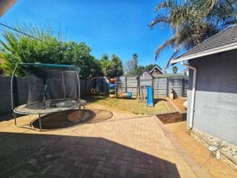 Dalpark Proper property for sale, Brakpan family homes, 3-bedroom house Dalpark, Brakpan homes with flatlet, houses with lapa Brakpan, Chas Everitt Brakpan, Dalpark real estate, homes with entertainment areas Brakpan, property near schools Brakpan, secure homes Dalpark