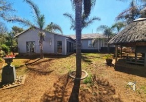 Dalpark Proper property for sale, Brakpan family homes, 3-bedroom house Dalpark, Brakpan homes with flatlet, houses with lapa Brakpan, Chas Everitt Brakpan, Dalpark real estate, homes with entertainment areas Brakpan, property near schools Brakpan, secure homes Dalpark