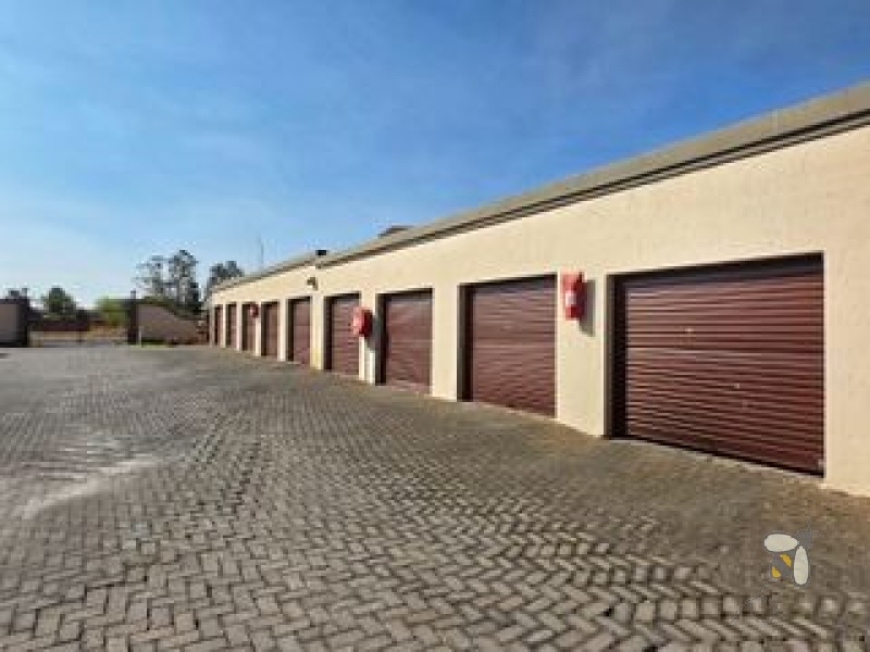 Dalpark townhouse for sale, Brakpan ground floor unit, renovated townhouse Brakpan, pet-friendly townhouse Dalpark, 2-bedroom townhouse Brakpan, secure complex Brakpan, Chas Everitt Brakpan, investment property Dalpark, Brakpan property listings