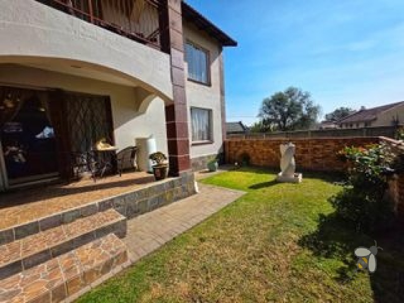 Dalpark townhouse for sale, Brakpan ground floor unit, renovated townhouse Brakpan, pet-friendly townhouse Dalpark, 2-bedroom townhouse Brakpan, secure complex Brakpan, Chas Everitt Brakpan, investment property Dalpark, Brakpan property listings