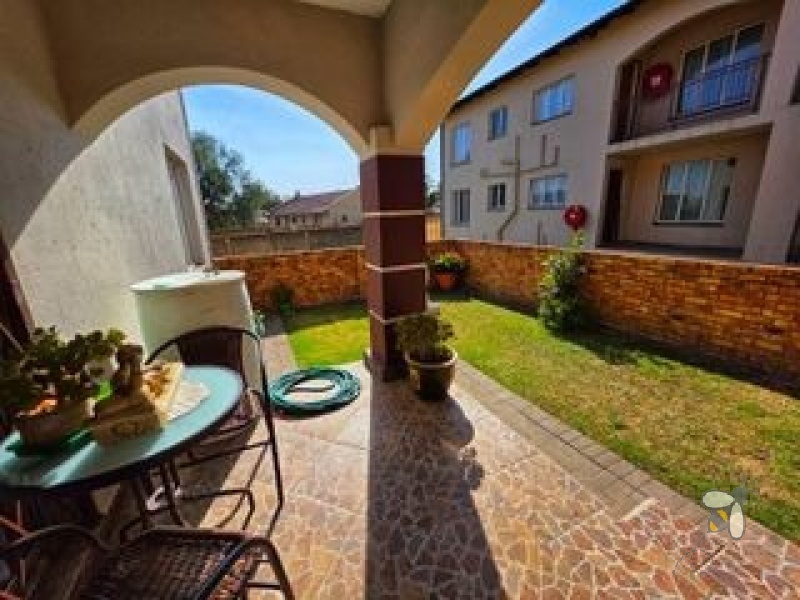 Dalpark townhouse for sale, Brakpan ground floor unit, renovated townhouse Brakpan, pet-friendly townhouse Dalpark, 2-bedroom townhouse Brakpan, secure complex Brakpan, Chas Everitt Brakpan, investment property Dalpark, Brakpan property listings