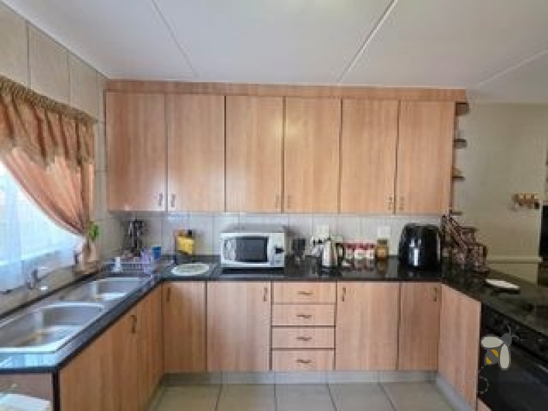 Dalpark townhouse for sale, Brakpan ground floor unit, renovated townhouse Brakpan, pet-friendly townhouse Dalpark, 2-bedroom townhouse Brakpan, secure complex Brakpan, Chas Everitt Brakpan, investment property Dalpark, Brakpan property listings