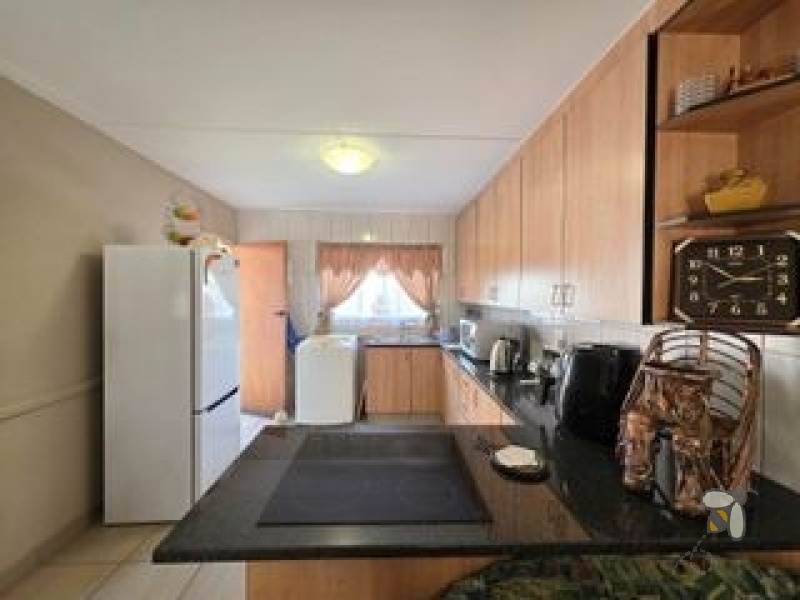 Dalpark townhouse for sale, Brakpan ground floor unit, renovated townhouse Brakpan, pet-friendly townhouse Dalpark, 2-bedroom townhouse Brakpan, secure complex Brakpan, Chas Everitt Brakpan, investment property Dalpark, Brakpan property listings