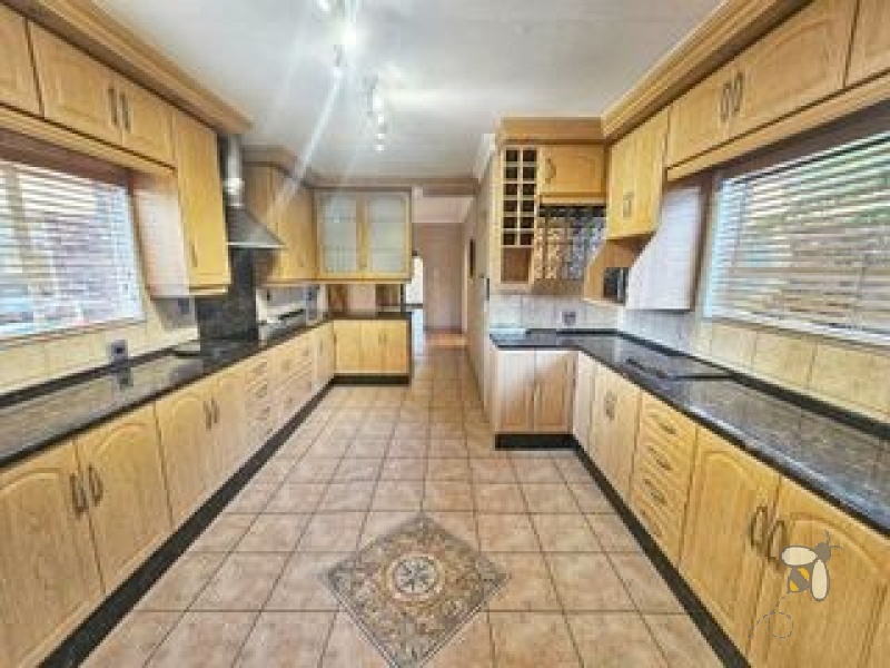 Kenleaf property for sale, Brakpan family home, 4 bedroom house Kenleaf, facebrick low maintenance home Brakpan, house with pool Kenleaf, Chas Everitt Brakpan, luxury home Kenleaf Brakpan, Brakpan property listings, family home near Carnival Mall