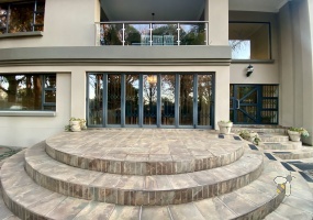 4 Roberts, Clubville, Mpumalanga 1050, 6 Bedrooms Bedrooms, 0 ,4 BathroomsBathrooms,House,For Sale,Roberts,1,10928