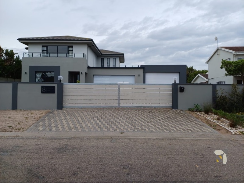 Mossel Bay holiday home for rent, Linkside self-catering, 4 bedroom house Mossel Bay, holiday accommodation sleeps 8, December rental Mossel Bay, close to golf course, group holiday home.