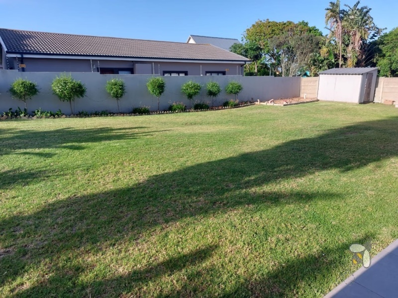 Mossel Bay holiday home for rent, Linkside self-catering, 4 bedroom house Mossel Bay, holiday accommodation sleeps 8, December rental Mossel Bay, close to golf course, group holiday home.