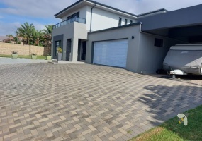 Mossel Bay holiday home for rent, Linkside self-catering, 4 bedroom house Mossel Bay, holiday accommodation sleeps 8, December rental Mossel Bay, close to golf course, group holiday home.