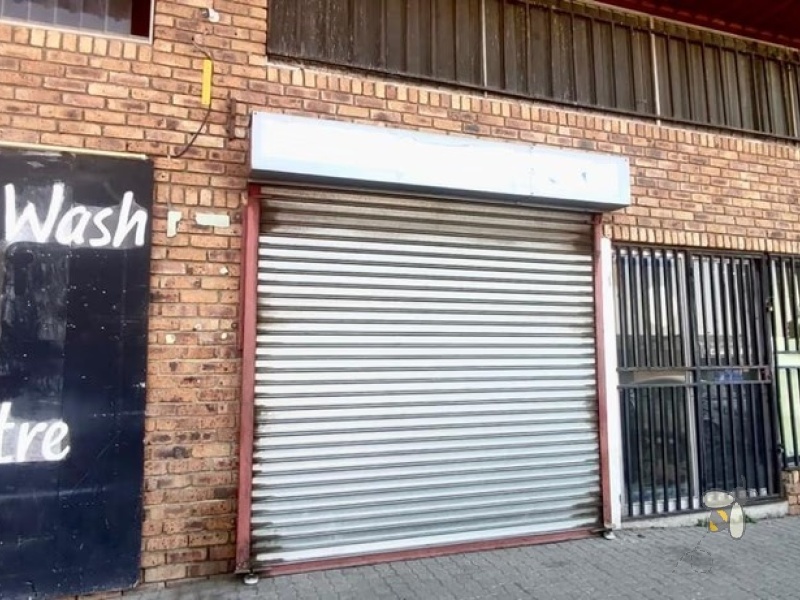 Commercial property to let Trichardt, business centre Secunda, retail space with backup power, office space Trichardt, borehole water supply, solar panel backup, open plan commercial building, immediately available.