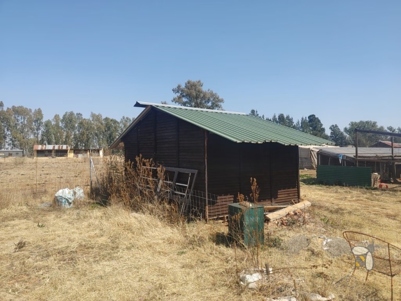 Smallholding for sale Lindequesdrift, 4 hectare plot Vanderbijlpark, farm with borehole and solar, workshop property for sale, Lindequesdrift investment land, partially completed house.