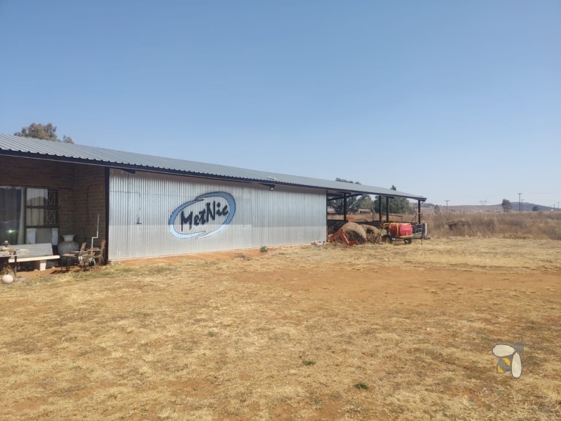 Smallholding for sale Lindequesdrift, 4 hectare plot Vanderbijlpark, farm with borehole and solar, workshop property for sale, Lindequesdrift investment land, partially completed house.