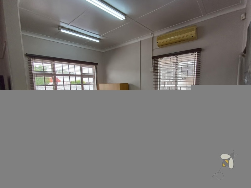 Commercial property for sale Standerton, medical suite Standerton Central, professional office building, property with backup power and water, fully equipped commercial property.