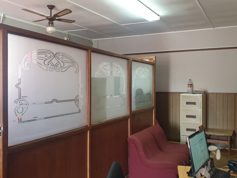 Business premises for sale Standerton, 250m2 office space for sale, divisible commercial property, office building with strongroom, rental income property Standerton.
