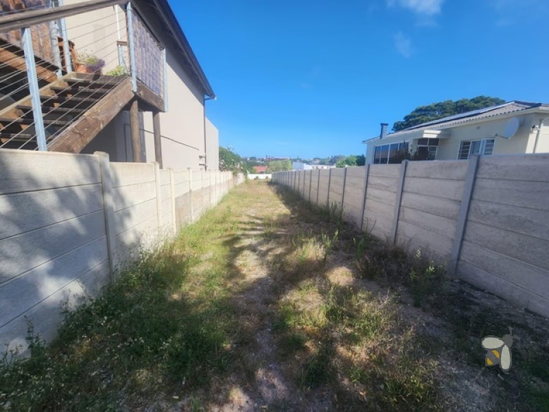 Vacant land for sale Mossel Bay, 1400m2 panhandle stand, prime residential land, undeveloped property Mossel Bay, coastal investment opportunity.
