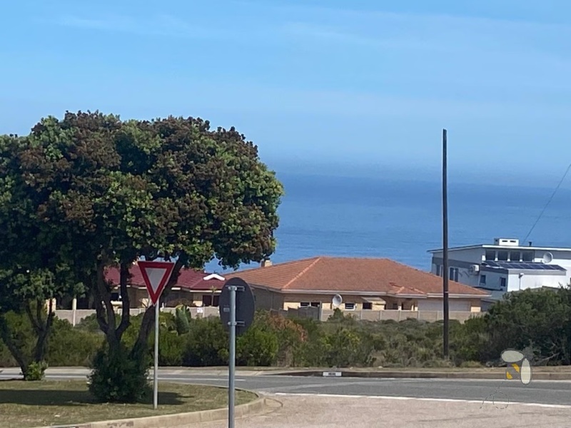 Vacant land for sale Dana Bay, 886m2 corner stand, level plot with sea view, Dana Bay duet development property, prime residential land Mossel Bay.