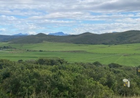 Vacant land for sale Reebok, 500m2 level stand, north facing plot Garden Route, property with mountain views, land for holiday home.