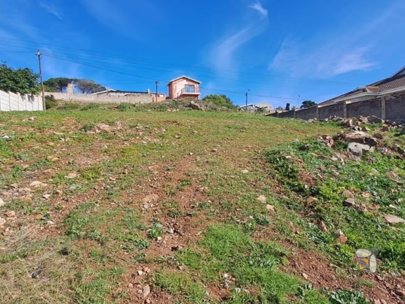 Vacant land for sale De Bakke, 667m2 stand with building plans, property with beautiful views, build your dream home Mossel Bay, prime residential plot.