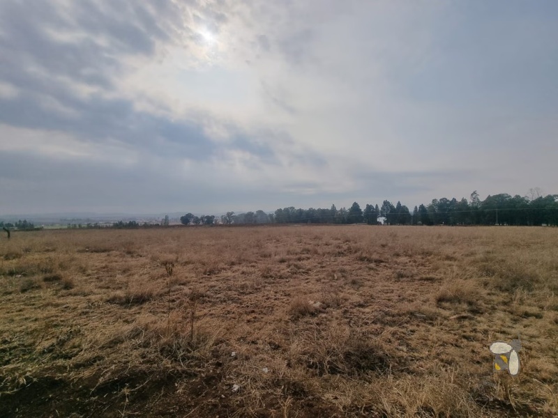 Plot for sale Lindequesdrift, agricultural land near Vanderbijlpark, versatile plot for investment, country property with main road access, plot with Wendy houses.