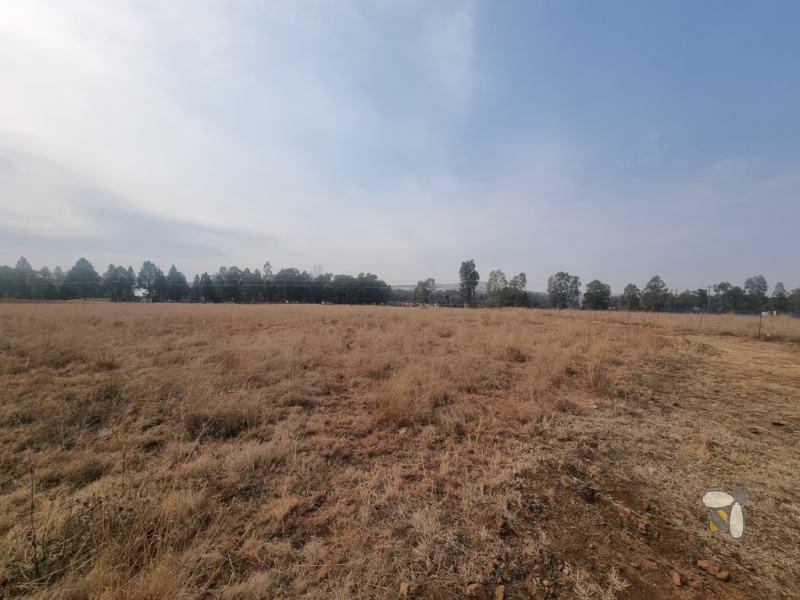 Plot for sale Lindequesdrift, agricultural land near Vanderbijlpark, versatile plot for investment, country property with main road access, plot with Wendy houses.