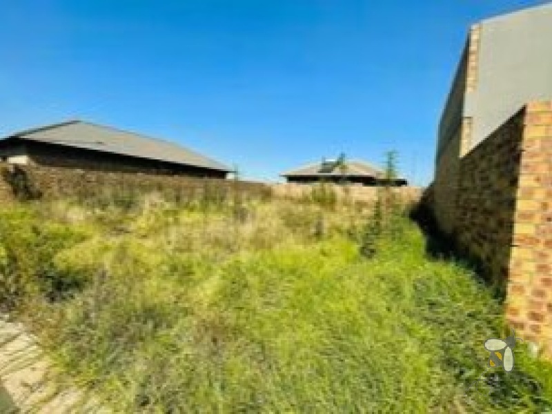 Vacant stand for sale Suidheuwel Secunda, 270m2 plot near schools, fast developing area land, build your dream home opportunity, residential stand for sale.