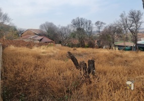 Stand for sale Vaaloewer, 697m2 level plot, property walking distance to Vaal River, quiet and secure town land, riverside lifestyle investment.
