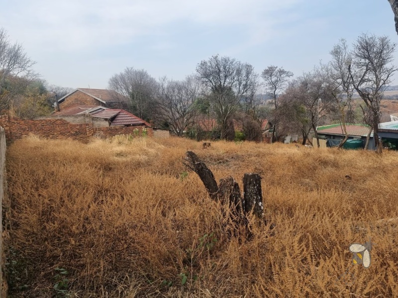 Stand for sale Vaaloewer, 697m2 level plot, property walking distance to Vaal River, quiet and secure town land, riverside lifestyle investment.