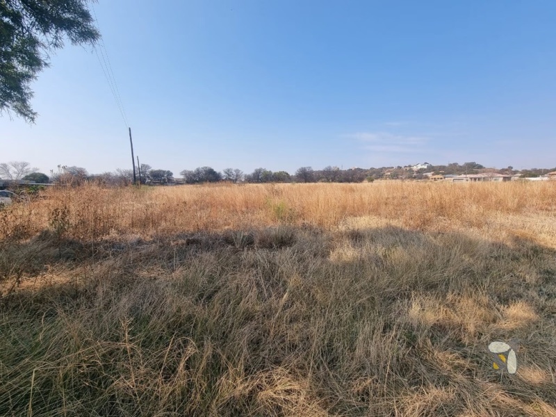 Stand for sale Vaaloewer, 1189m2 level plot, easy to build on land, tranquil Vaaloewer property, cost-effective construction plot.