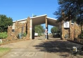 Stand for sale Vaaloewer, 1095m2 riverfront stand, plot next to Vaal River, beautiful river views property, Vaaloewer Boat Club access, secure riverside village.