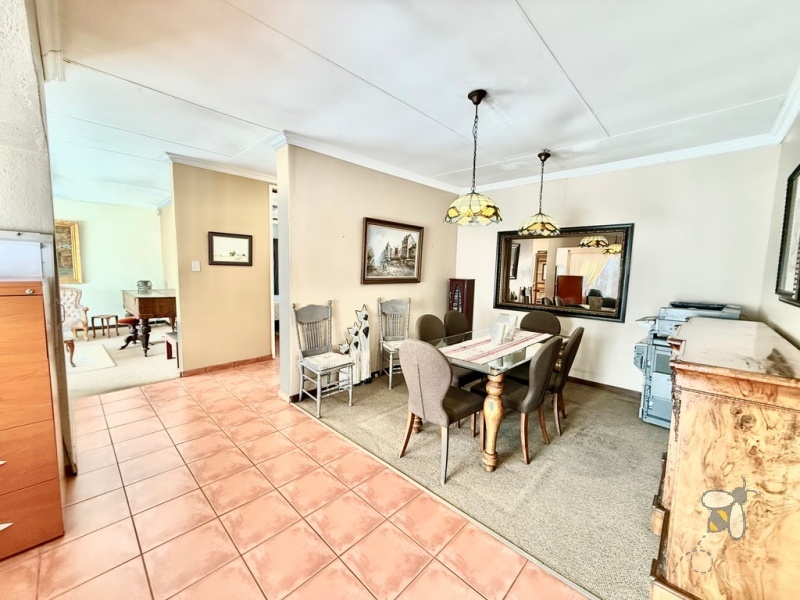 Fully furnished rental Secunda Green Area, 5 bedroom house with flat to let, corporate rental Secunda, house with backup power and cleaning included, large family home for rent.