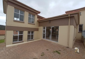 House to rent Island View Mossel Bay, 3 bedroom pet friendly rental, long-term rental Mossel Bay, rental with indoor braai and double garage, available November 2025.