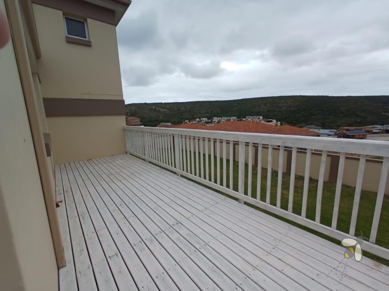 House to rent Island View Mossel Bay, 3 bedroom pet friendly rental, long-term rental Mossel Bay, rental with indoor braai and double garage, available November 2025.