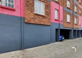 2 bedroom apartment for sale Ravenswood Boksburg, The Waldorf apartment, secure complex with pool and clubhouse, lock-up-and-go investment property, apartment near OR Tambo.