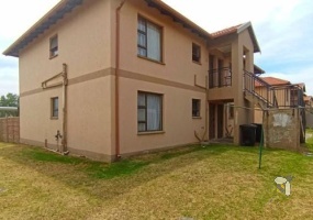 2 bedroom apartment for sale Parkrand Boksburg, secure complex Merlin Manor, modern flat near East Rand Mall, lock-up-and-go property, apartment near Sunward Park High.