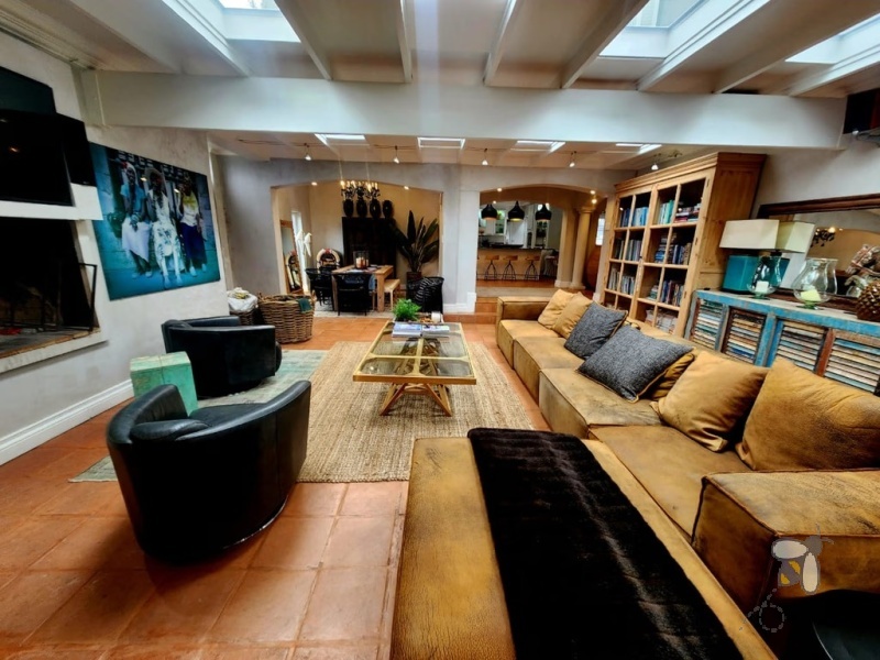 5 bedroom house for sale Linkside Mossel Bay, luxury coastal home with flatlet, house with solar and inverter system, north facing property Garden Route, en-suite bedrooms Mossel Bay.