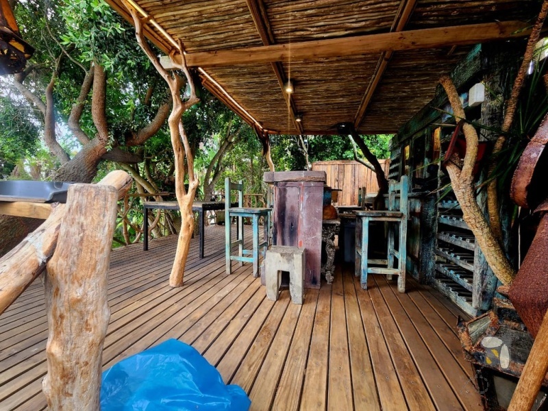 5 bedroom house for sale Linkside Mossel Bay, luxury coastal home with flatlet, house with solar and inverter system, north facing property Garden Route, en-suite bedrooms Mossel Bay.