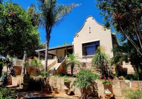 Historical home for sale Mossel Bay, 3 bedroom house with flatlet Linkside, prestigious property with wine cellar, house with pool and scullery, prime investment Mossel Bay heritage.