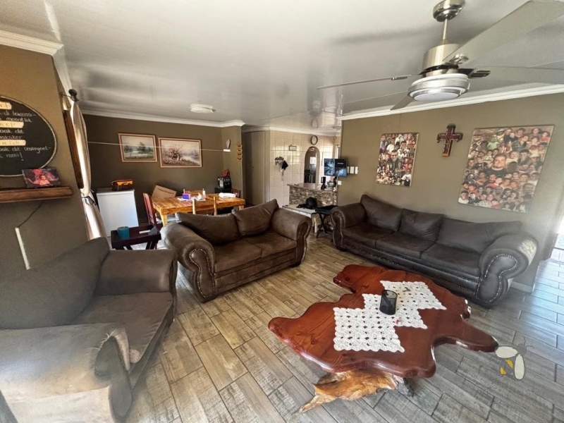 4 bedroom house to let Secunda, family rental with lapa and garden, house with JoJo tank backup water, well-maintained property near schools, spacious home with double garage.