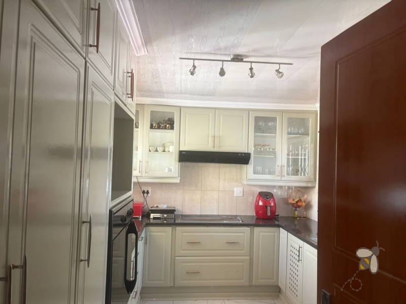 3 bedroom house for rent Secunda, pet-friendly rental Secunda, rental with prepaid electricity included, affordable elegance family home, house with private garden to let.