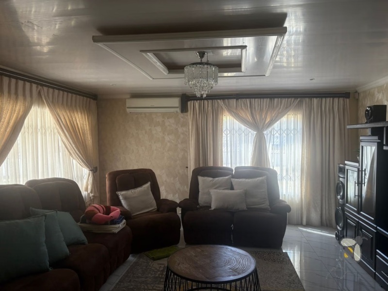 3 bedroom house for rent Secunda, pet-friendly rental Secunda, rental with prepaid electricity included, affordable elegance family home, house with private garden to let.