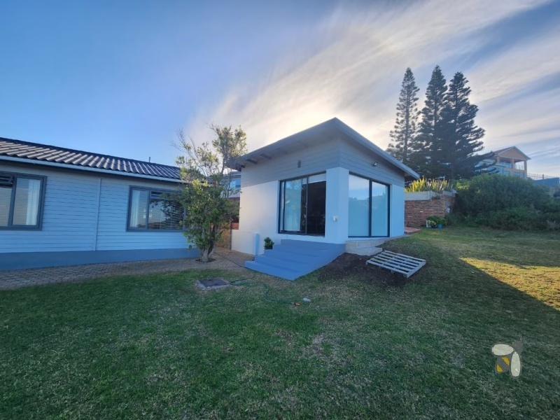 2 bedroom house to let Dana Bay Mossel Bay, furnished rental with inverter, house with sea view to rent, coastal rental not pet friendly, rental available June.