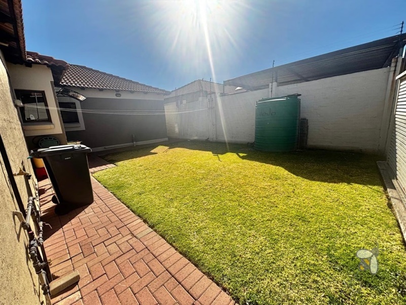 3 bedroom house to let with double garage, modern family rental with scullery, secure home with electric fencing, practical 3BR rental.