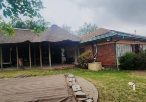 4 bedroom house to rent Kriel, family rental with swimming pool, house with lapa entertainment area, rental with JoJo tank backup water, Kriel rental with prepaid electricity.