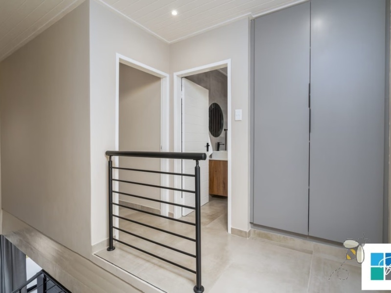 2 bedroom duplex for rent Suidheuwel, rent special free November, pet friendly rental with gas stove, secure estate living with solar geyser, newly built duplex near Curro.