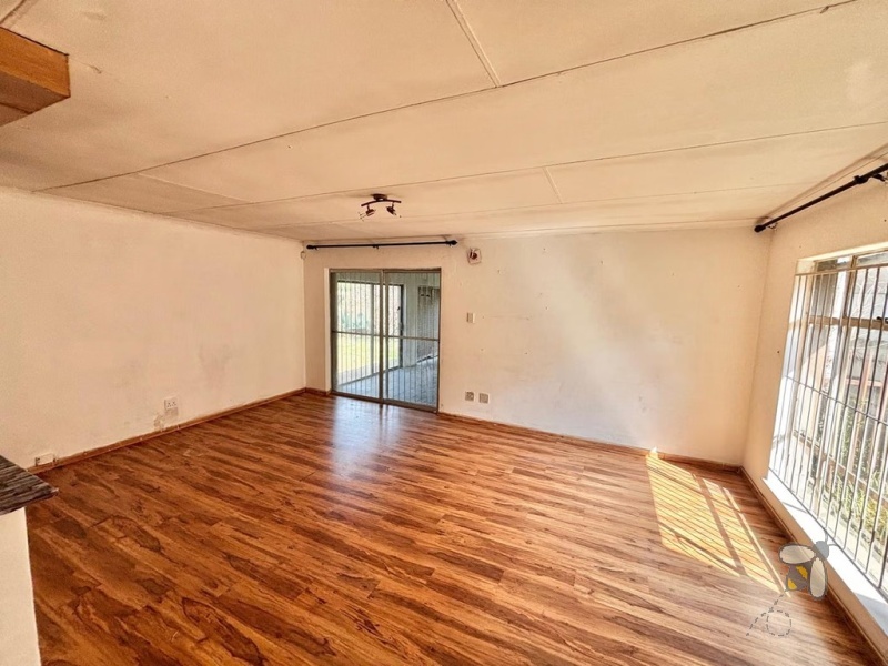 4 bedroom house for rent Secunda, family rental with braai area, pet-friendly house to let Secunda, water included in rent, spacious home with carports.