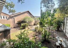 4 bedroom house for rent Secunda, family rental with braai area, pet-friendly house to let Secunda, water included in rent, spacious home with carports.