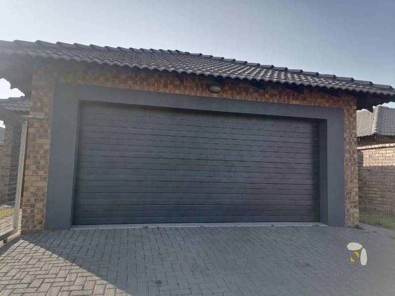 3 bedroom house to let Secunda, modern freestanding home with garage, rental for families/professionals, low-maintenance living Secunda, secure 3BR rental.