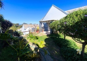 3 bedroom townhouse for rent Seemeeu Park, furnished rental Mossel Bay, pet friendly townhouse small dogs, short term rental 2025, rental with 3 bathrooms.