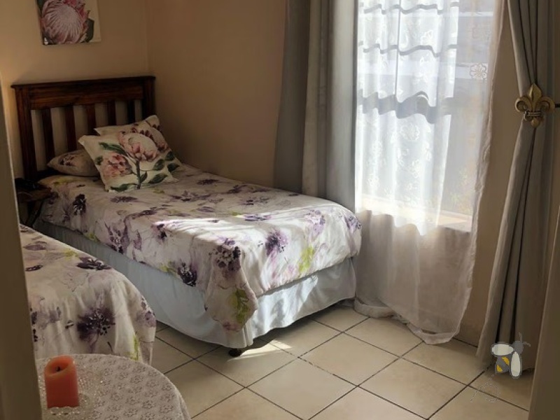 3 bedroom townhouse for rent Seemeeu Park, furnished rental Mossel Bay, pet friendly townhouse small dogs, short term rental 2025, rental with 3 bathrooms.